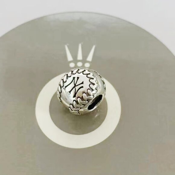 Pandora New York Yankees Baseball Charm - Picture 1 of 3